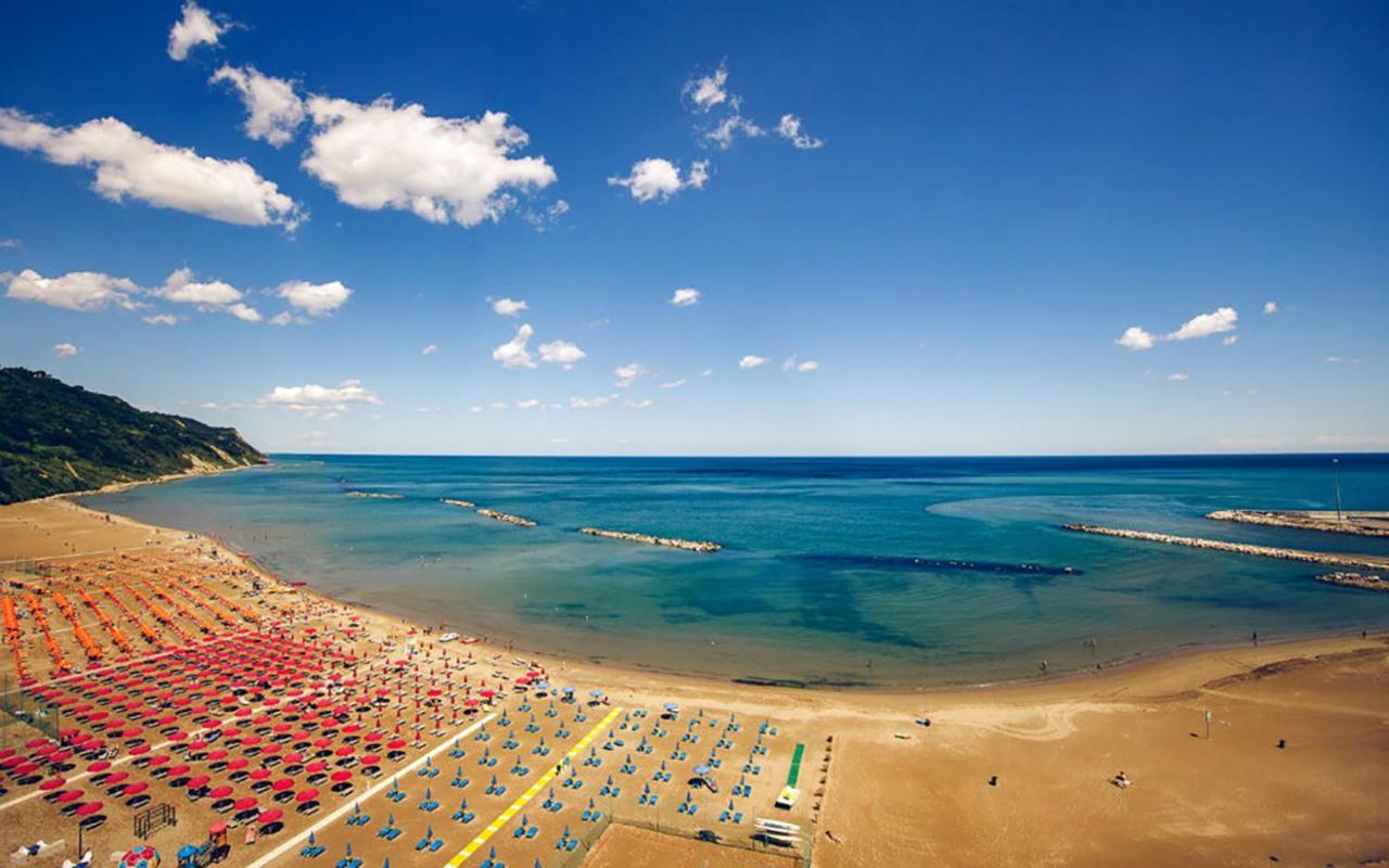 Casa Baia Flaminia Apartment Pesaro Luaran gambar